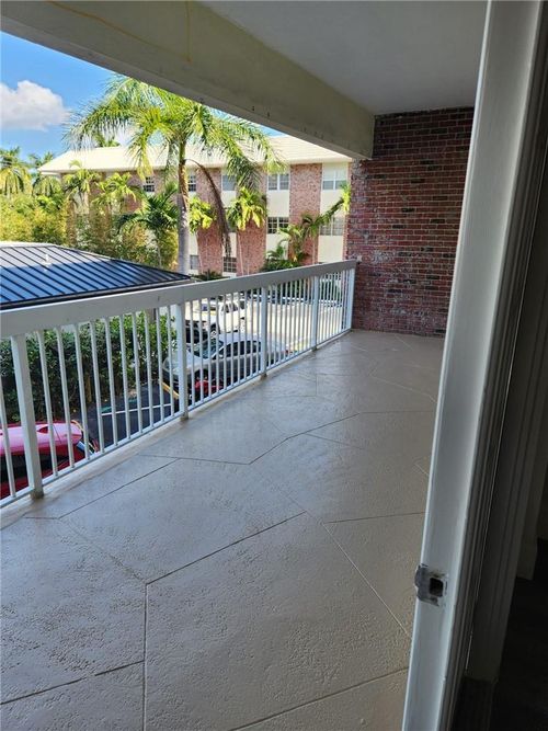 202c-2420 Se 17th Causeway, Fort Lauderdale, FL, 33316 | Card Image