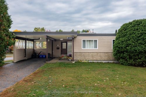 300 Leonard St, North Bay, ON, P1B5K4 | Card Image
