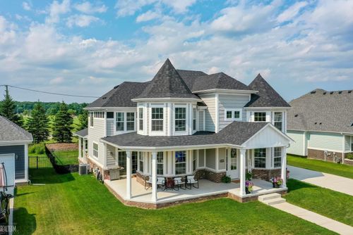 19397 Rachael Dr, Macomb, MI, 48042-5838 | Card Image