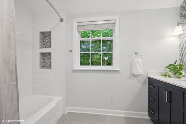 2546 Marcy Ave, Townhouse with 3 bedrooms, 2 bathrooms and 2 parking in Evanston IL | Image 18