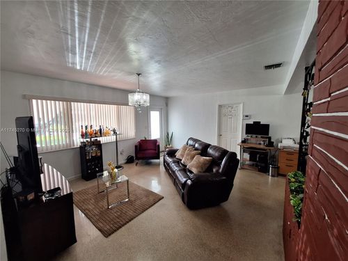 7561 Meridian St, Miramar, FL, 33023-4770 | Card Image