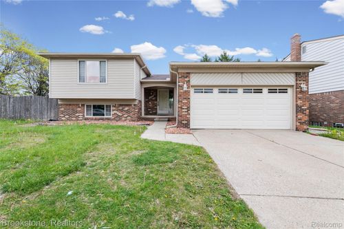 38982 Sutton Dr, Sterling Heights, MI, 48310-2879 | Card Image