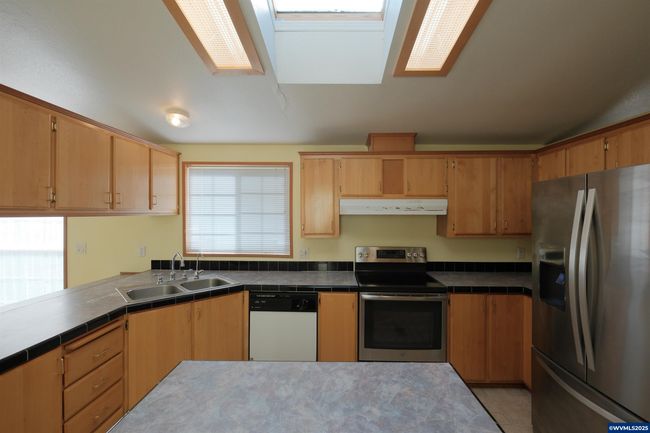 1510 Lafayette St Se, House other with 3 bedrooms, 2 bathrooms and null parking in Albany OR | Image 9