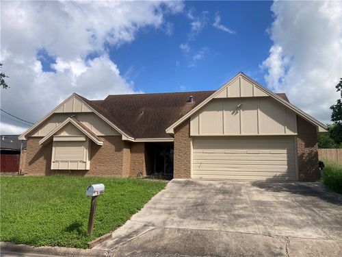 13729 River Forest Dr, Corpus Christi, TX, 78410-4813 | Card Image