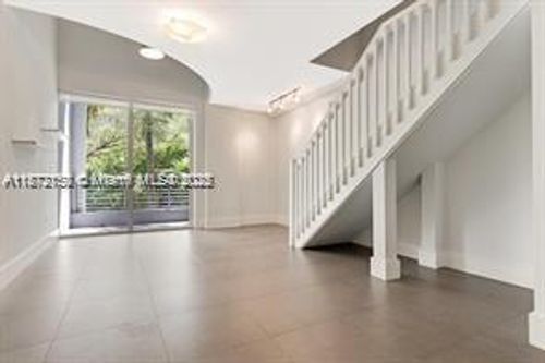 apt-335-3339 Virginia St, Coconut Grove, FL, 33133-6035 | Card Image