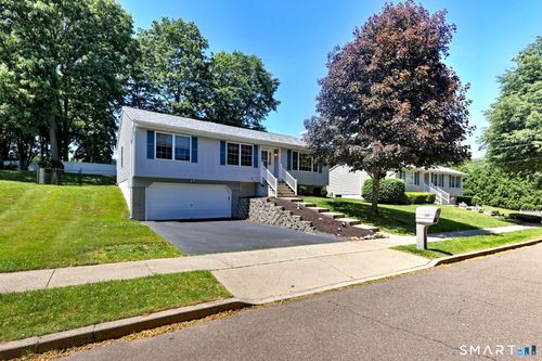 20 Down Draft Cir, West Haven, CT, 06516-7715 | Card Image