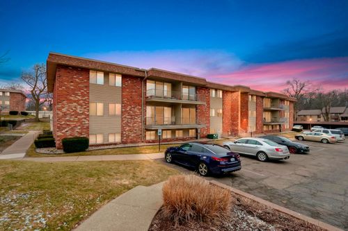 101-734 W Kilgore Rd, Kalamazoo, MI, 49008-3600 | Card Image