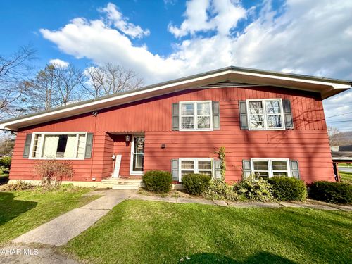 999 Maple Ln, Tyrone, PA, 16686-6800 | Card Image