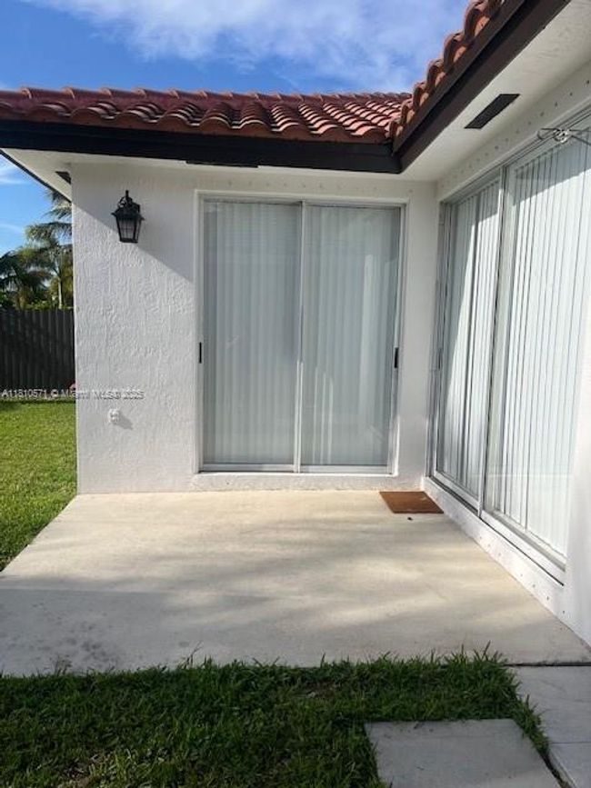 0 - 6983 Sw 161 St Pl, House other with 3 bedrooms, 3 bathrooms and null parking in Miami FL | Image 25