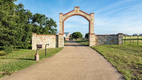 16355 N Highway 6, Valley Mills, TX, 76689-2971 | Card Image