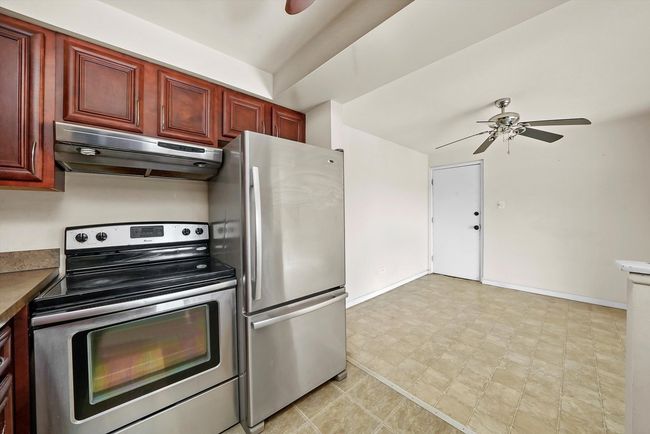 APT-9 - 303 E Plainfield Rd, Condo with 2 bedrooms, 1 bathrooms and 1 parking in La Grange IL | Image 8