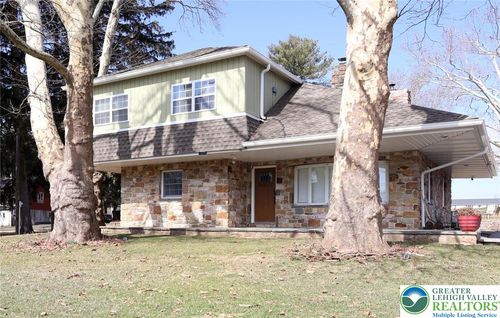 8297 Mertztown Rd, Alburtis, PA, 18011-9516 | Card Image