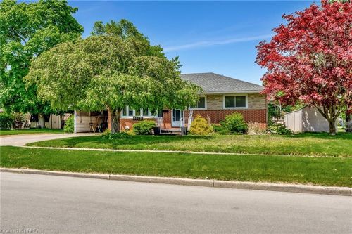 1017 Braeside St, Woodstock, ON, N4S4T3 | Card Image