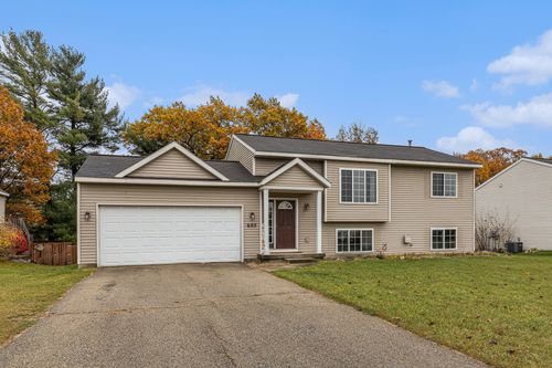 605 Birch Run St, Howard City, MI, 49329-8612 | Card Image