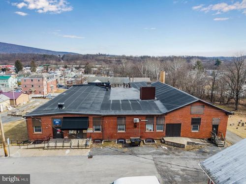 133-135 S 5th St, NEWPORT, PA, 17074-1022 | Card Image