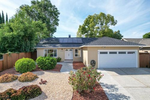 679 Meadow Creek Dr, San Jose, CA, 95136-1956 | Card Image