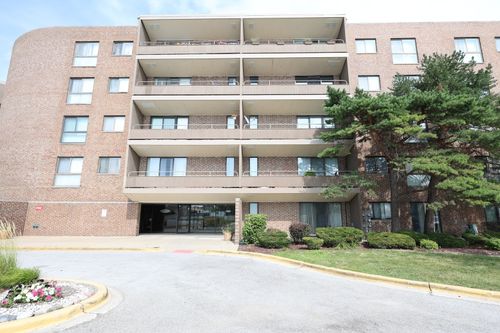 408-7 E Carriageway Drive, Hazel Crest, IL, 60429 | Card Image