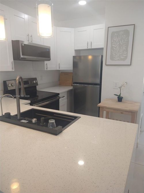 122-600 Layne Blvd, Hallandale Beach, FL, 33009 | Card Image