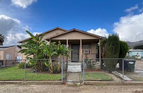 521 Temescal St, Piru, CA, 93040-8048 | Card Image
