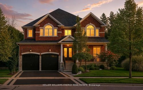 28 Coach Cres, Whitby, ON, L1R0K8 | Card Image