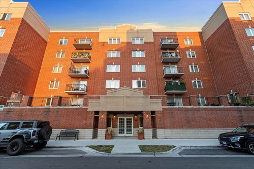 unit-600-3303 Grove Ave, Berwyn, IL, 60402-3479 | Card Image