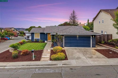 452 Lori Dr, Benicia, CA, 94510-2662 | Card Image