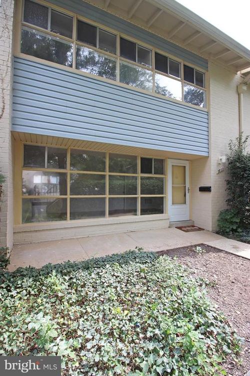 7813 Winona Ct, ANNANDALE, VA, 22003-5048 | Card Image