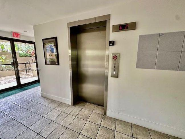 APT-207 - 110 Salamanca Ave, Condo with 2 bedrooms, 2 bathrooms and null parking in Coral Gables FL | Image 12