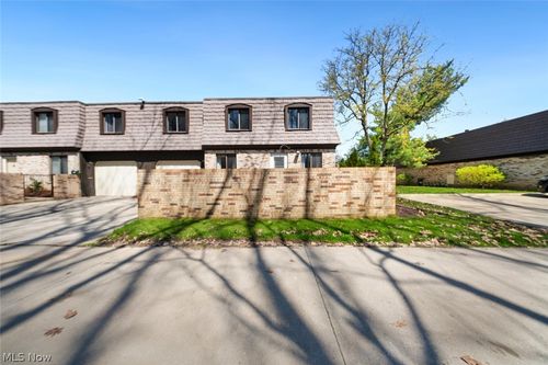 723 Tollis Pkwy, Broadview Heights, OH, 44147-1813 | Card Image