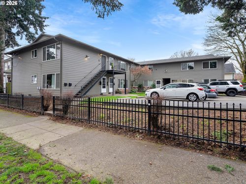 1626 Se Ash St, Portland, OR, 97214-1451 | Card Image