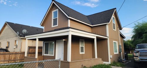 911 Barnes Ct, Sunnyside, WA, 98944-2249 | Card Image
