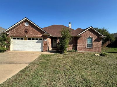 7103 Treaty Oaks Boulevard, House other with 3 bedrooms, 2 bathrooms and null parking in Granbury TX | Image 3