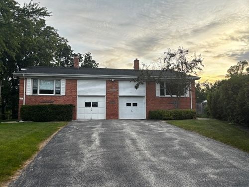 563 Ivy Ct, Lake Forest, IL, 60045-3232 | Card Image