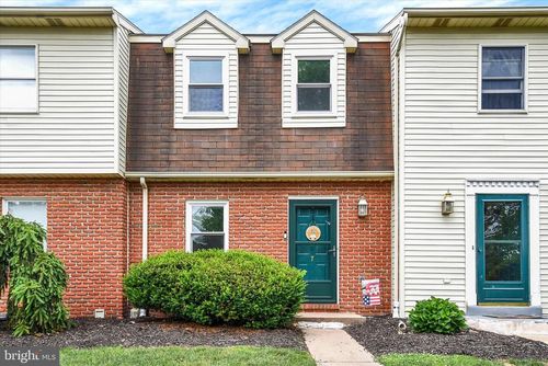 7 Garden Ct, Elizabethtown, PA, 17022-9064 | Card Image