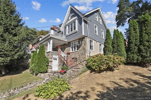 20 Midland Ave, Yonkers, NY, 10705-2733 | Card Image