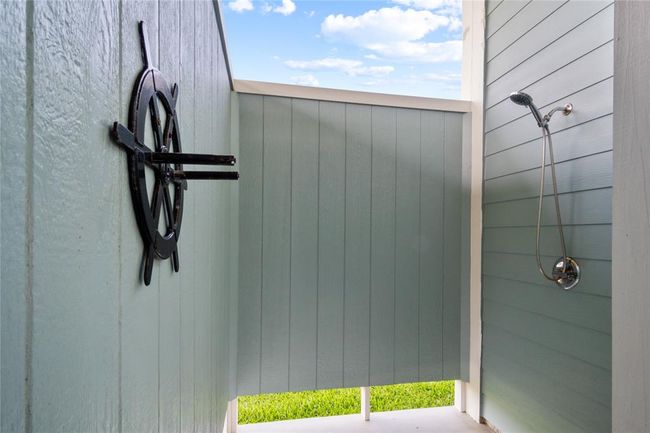 1301 Lagoon Dr, House other with 3 bedrooms, 2 bathrooms and 1 parking in Crystal Beach TX | Image 45