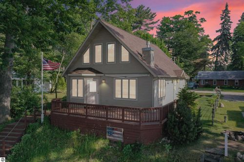 6387 W Maple St, Lake City, MI, 49651-9386 | Card Image