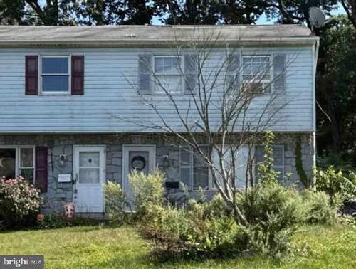 530 E Linden St, FLEETWOOD, PA, 19522-1618 | Card Image