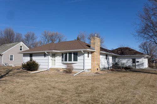 204 Clary St W, Worthington, MN, 56187-1105 | Card Image