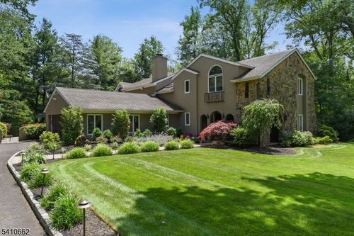 2102 Gamble Rd, Scotch Plains, NJ, 07076-4706 | Card Image