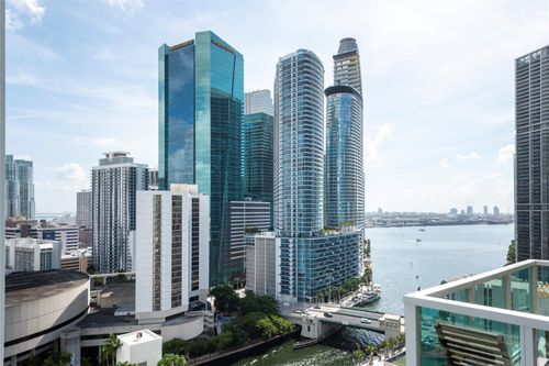 1315-41 Se 5th St, Miami, FL, 33131-2529 | Card Image