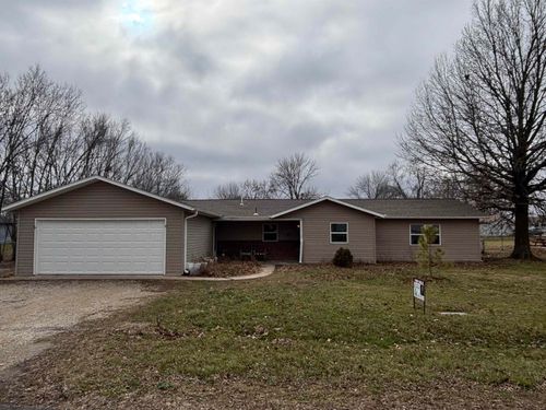 17 N Holiday Ln, Iola, KS, 66749-1517 | Card Image