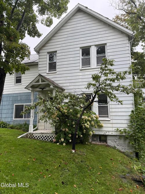 19 Main St, Rexford, NY, 12148-1132 | Card Image