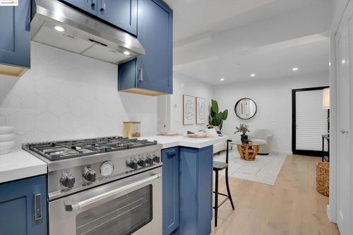 b-3443 20th St, San Francisco, CA, 94110-2517 | Card Image