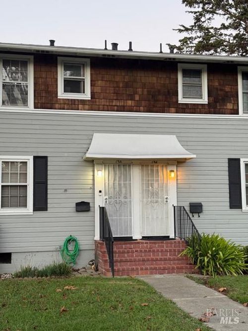 136 Calhoun St, Vallejo, CA, 94590-3032 | Card Image