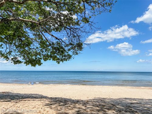 1070 N Huron Rd, Tawas City, MI, 48763-9405 | Card Image