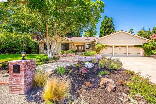1768 Oro Valley Cir, Walnut Creek, CA, 94596-6157 | Card Image