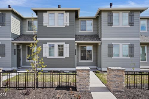 3716 Ne Petrosa Ave, Bend, OR, 97701-3995 | Card Image