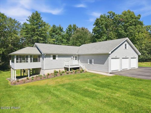 64 Applewood Drive, Hawley, PA, 18428 | Card Image