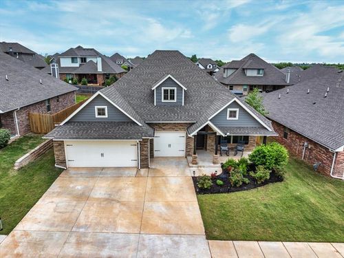 712 Nw 199th St, Edmond, OK, 73012-1308 | Card Image